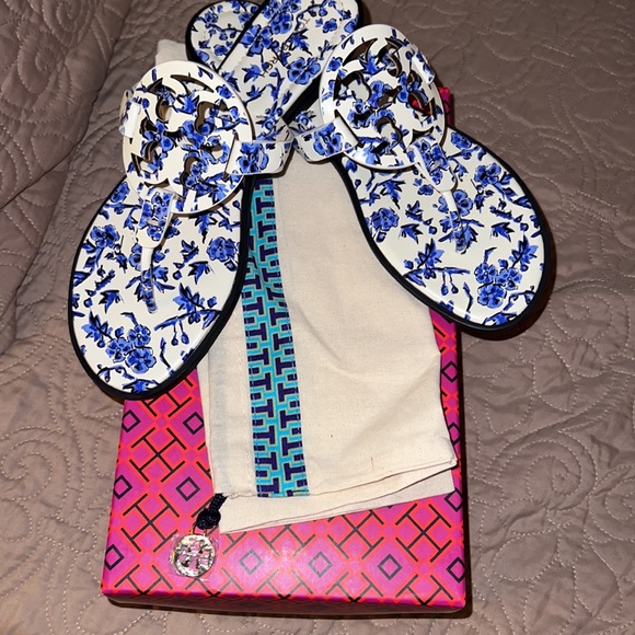 COPY - Tory Burch Miller Sandals - Picture 6 of 6